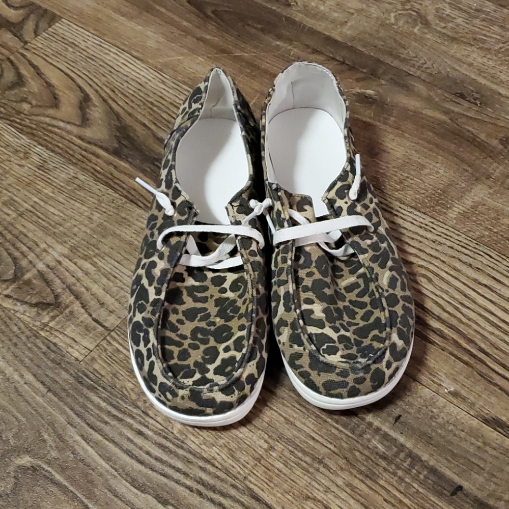 Cheetah print Slip-ons